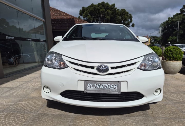 ETIOS 1.5 XS 2017 (9)